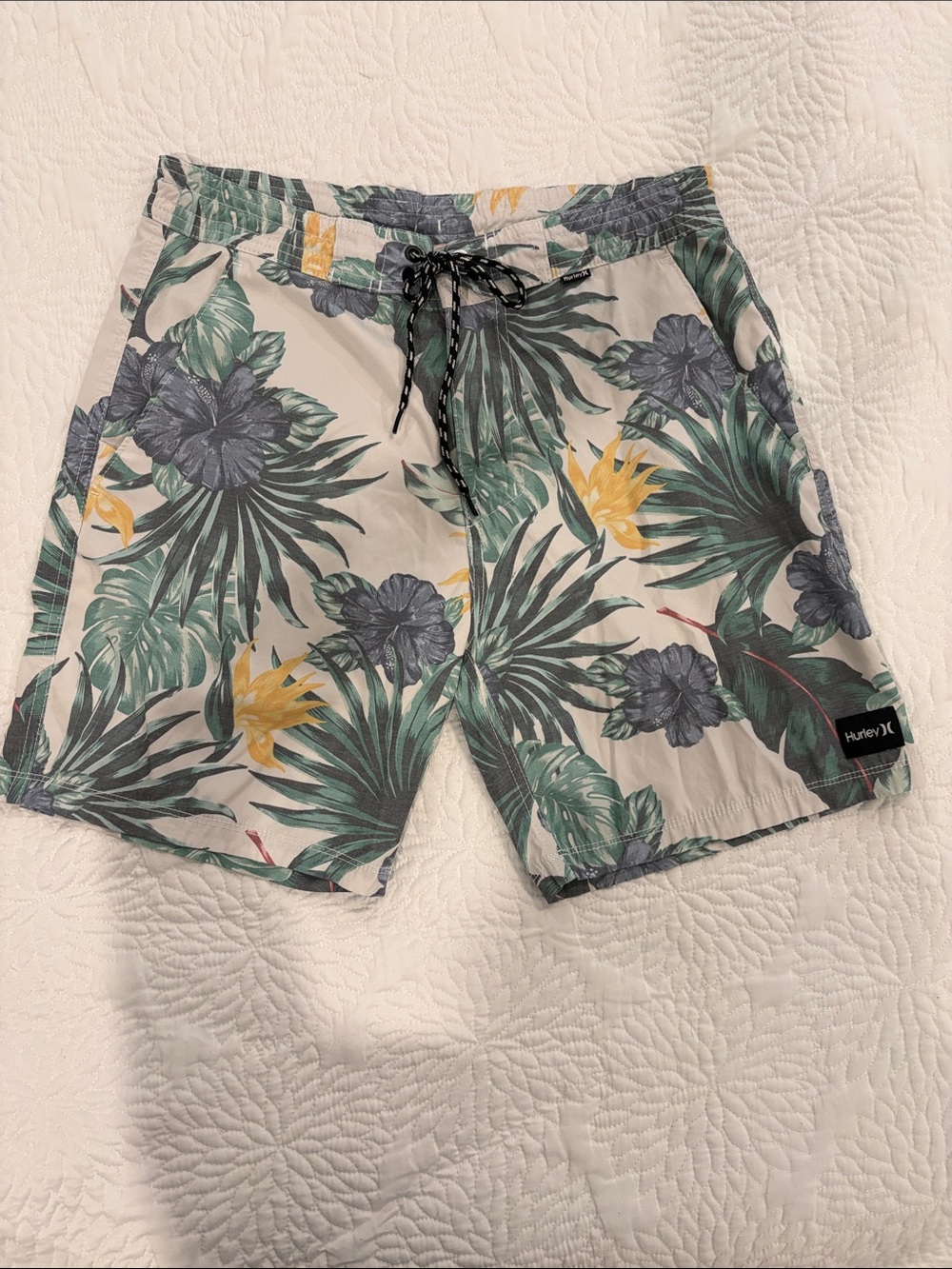 Menโs Hurley Tropical Leaf Print Swim Trunks โ Green, Yellow, Gray Sz 28
